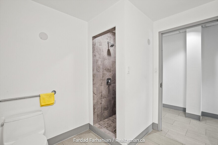 More Photos Of 42 Cardico Dr, Whitchurch-Stouffville Warehouse For Sale