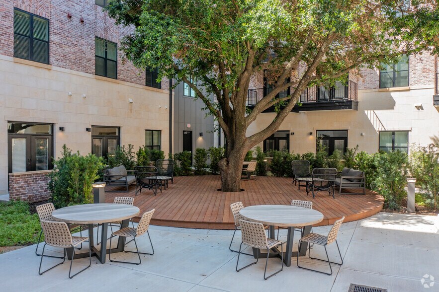 More Photos Of 4910 E 7th St, Austin Coworking Space