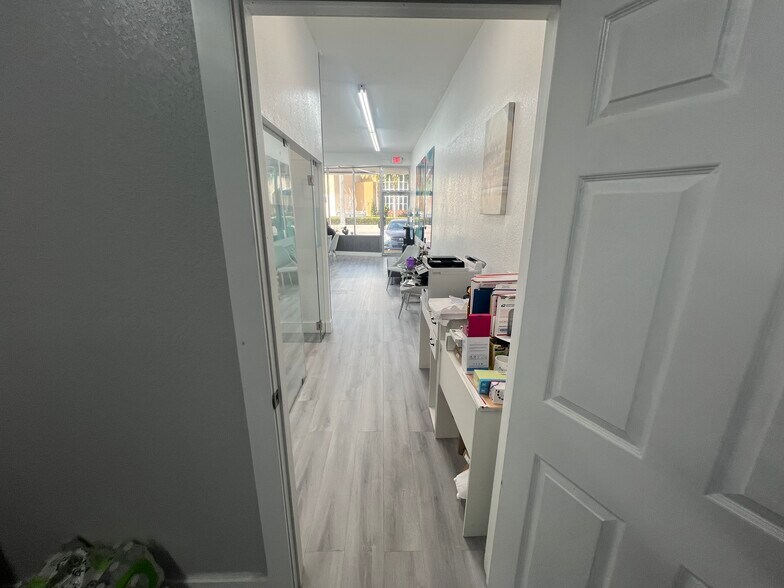 More Photos Of 4751-4799 Palm Ave, Hialeah Storefront Retail Office For Lease