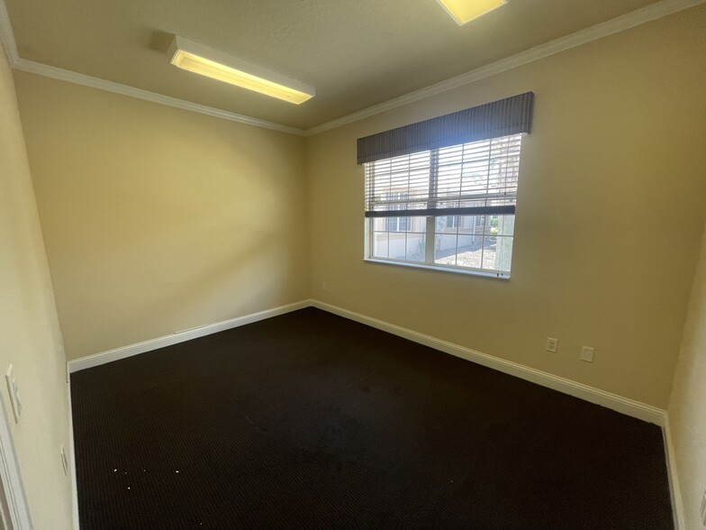 More Photos Of 4875 NW Palm Coast Pky, Palm Coast Office For Sale