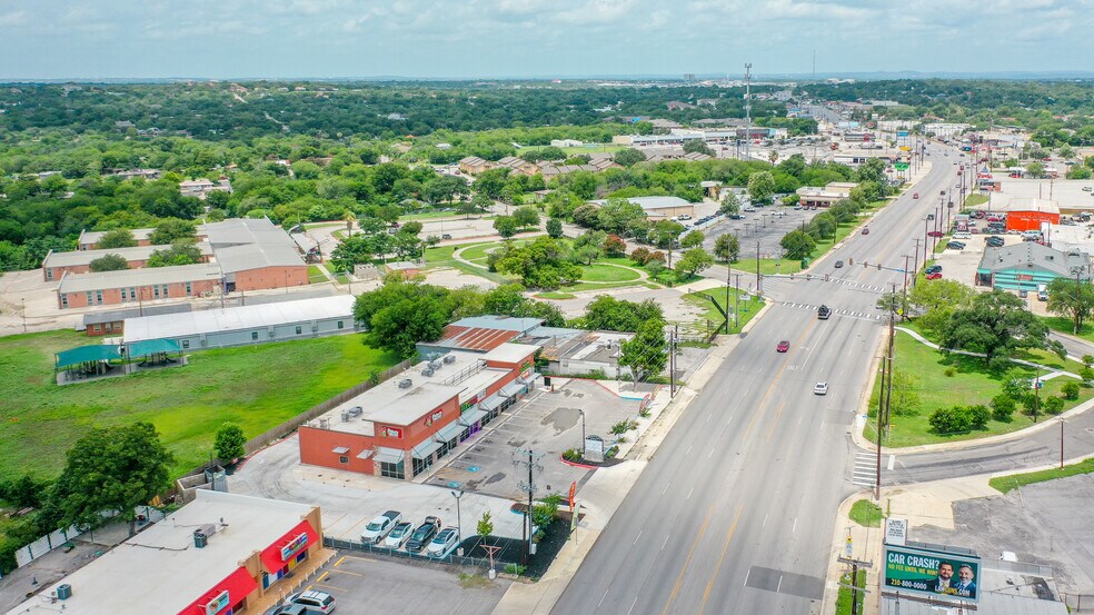 More Photos Of 1427 Bandera Rd, San Antonio Storefront For Lease