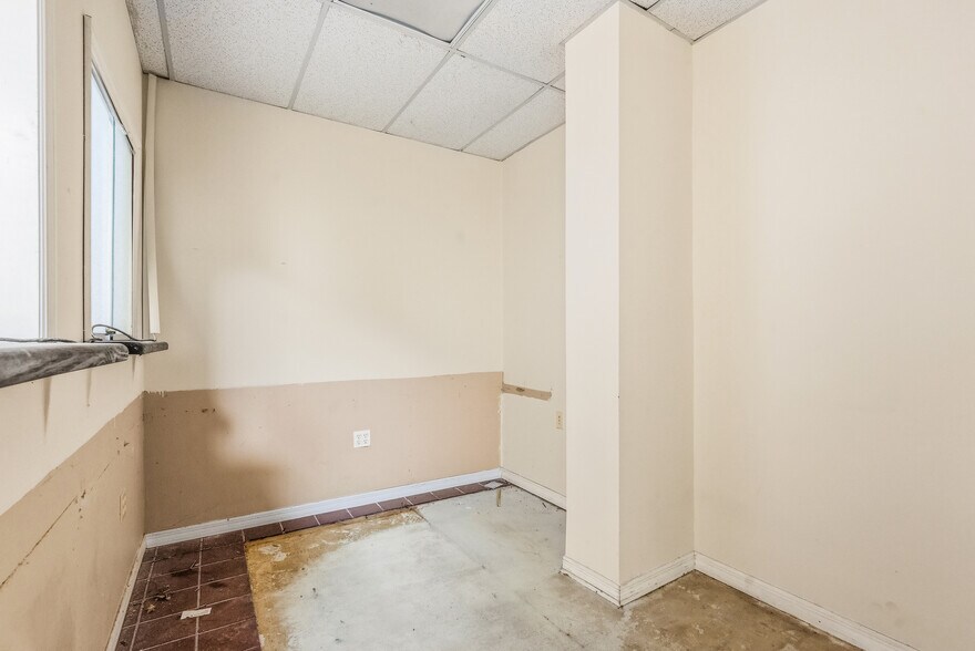 More Photos Of 1635 14th Ave, Vero Beach Office For Lease