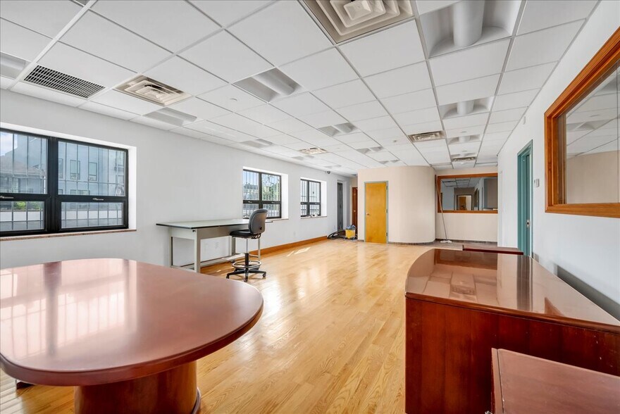 1652 Atlantic Ave, Brooklyn, NY 11213 Warehouse For Sale