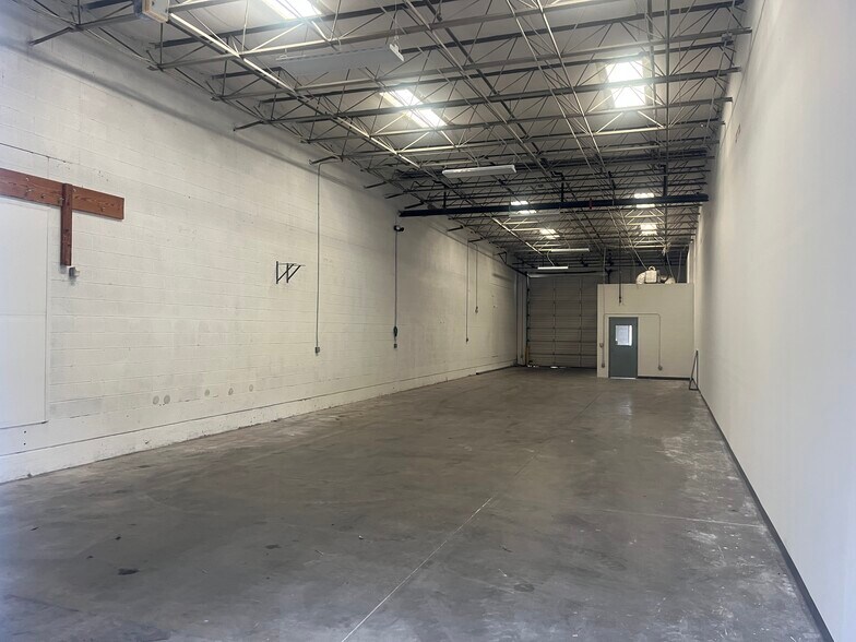 More Photos Of 963 N Burnt Hickory Rd, Douglasville Unknown For Lease