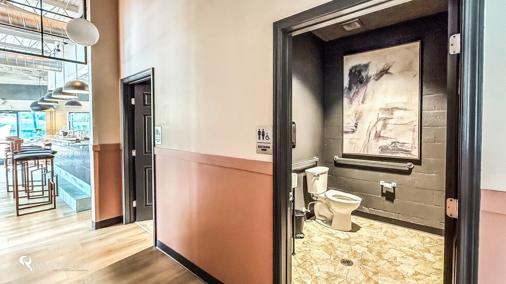 More Photos Of 845 Flat Shoals Ave SE, Atlanta Freestanding For Lease