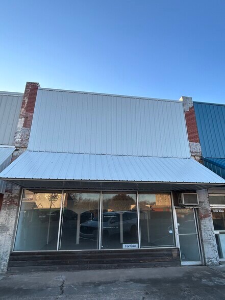 More Photos Of 113 N Main St, Coalgate Storefront Retail Office For Lease