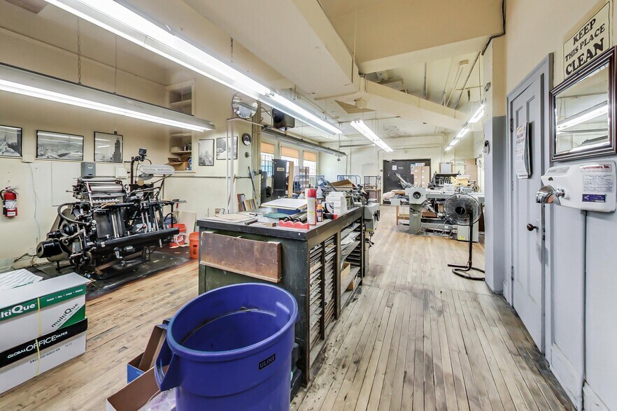More Photos Of 5746 N Western Ave, Chicago Warehouse For Sale