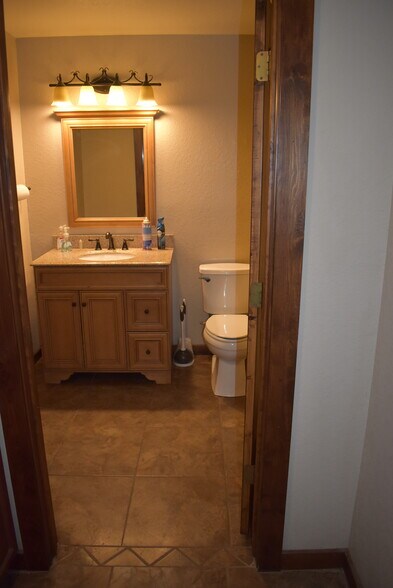 More Photos Of 204 Pr Cardinal Ln, Jourdanton Warehouse For Lease