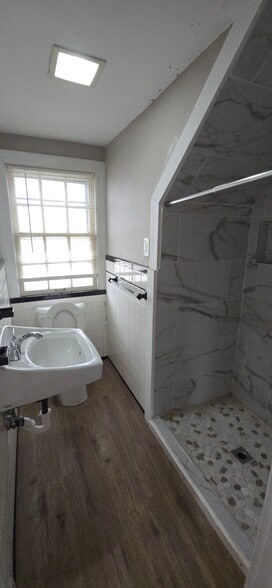 More Photos Of 4502 Fegenbush Ln, Louisville Specialty For Sale