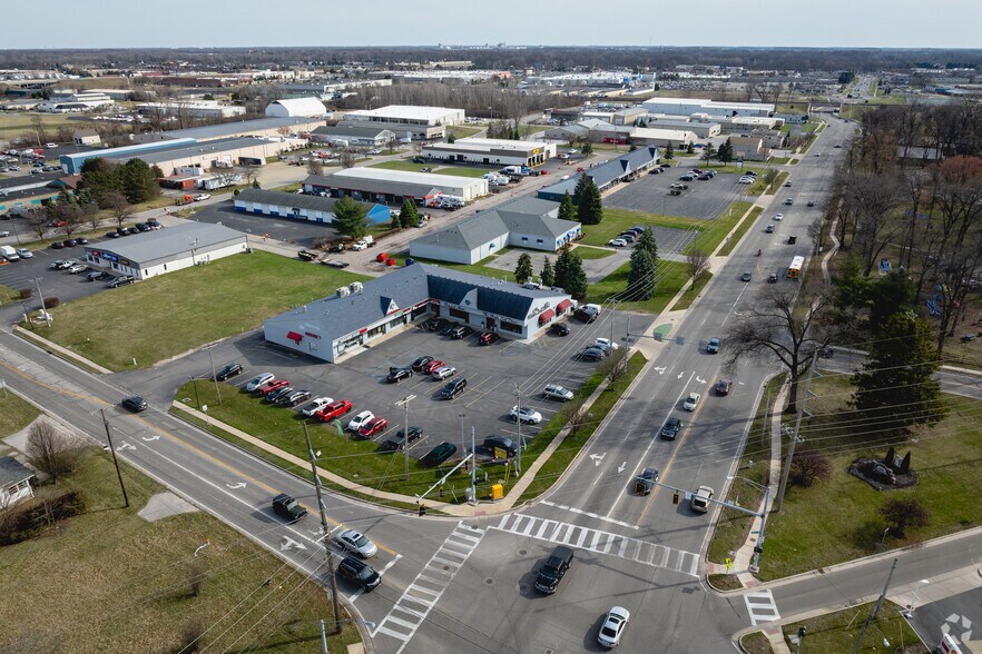 More Photos Of 909 S McCord Rd, Holland Unknown For Lease