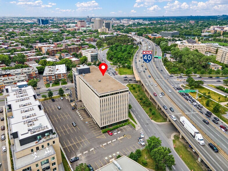 More Photos Of 1100 Boul Crémazie E, Montréal Office For Lease