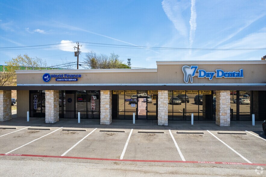 More Photos Of 2240-2252 Jacksboro Hwy, Fort Worth Storefront For Lease