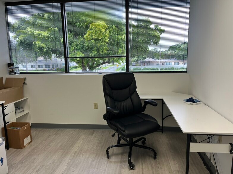 More Photos Of 700 W Hillsboro Blvd, Deerfield Beach Office For Lease