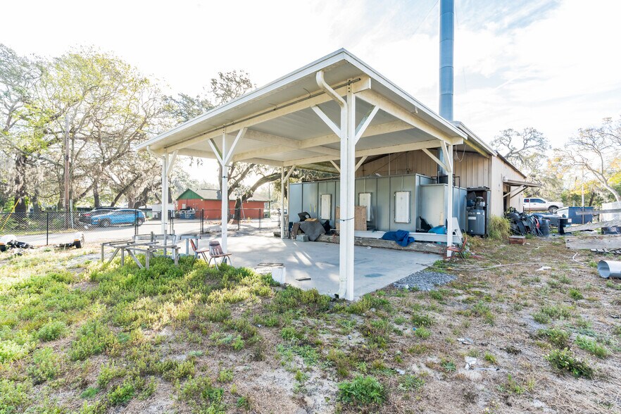 More Photos Of 10 Barry Ave, Mascotte Auto Repair For Sale