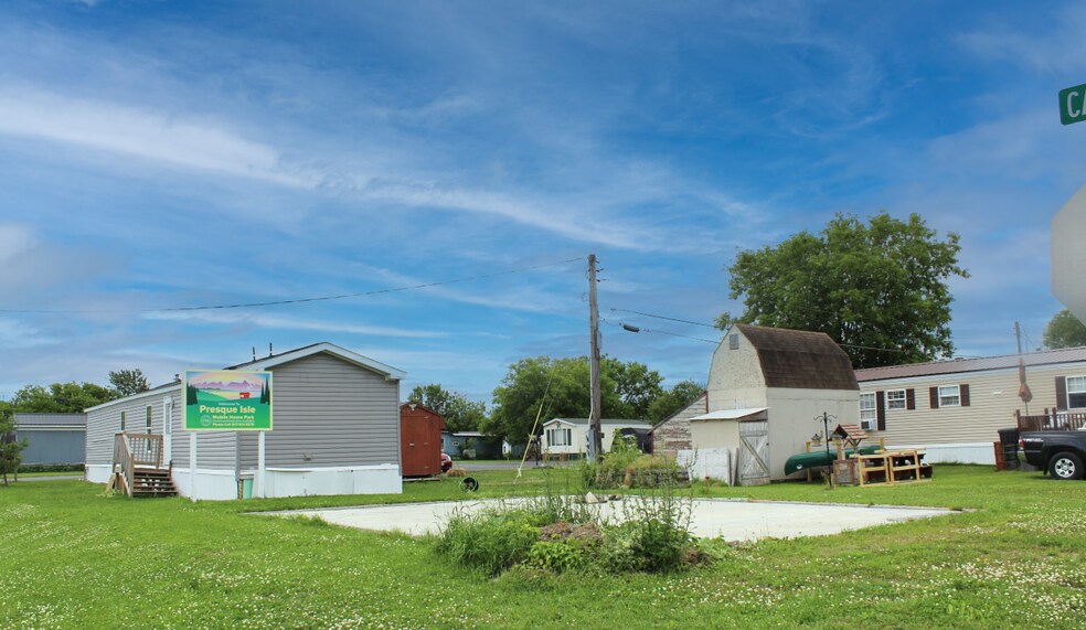 More Photos Of 50 Davis St, Presque Isle Multifamily For Sale