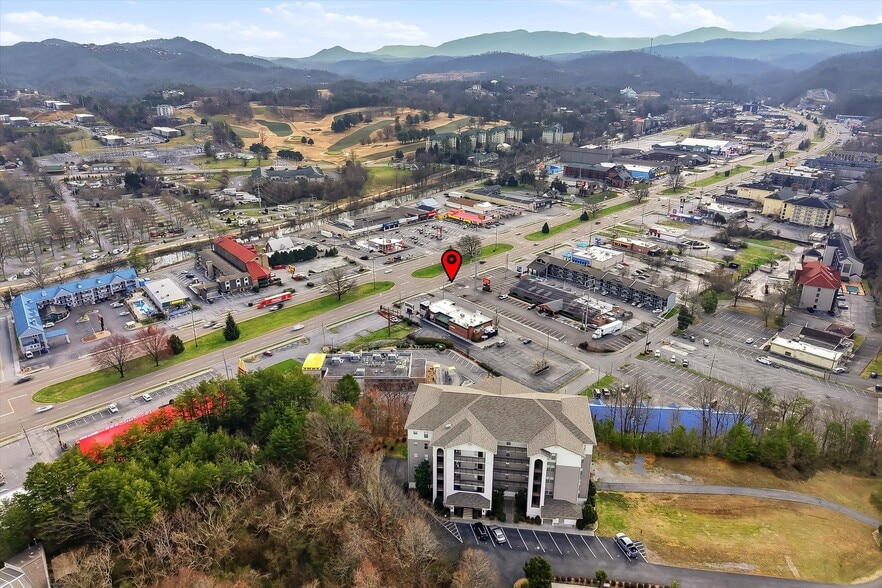 More Photos Of 3584 Parkway, Pigeon Forge Restaurant For Lease