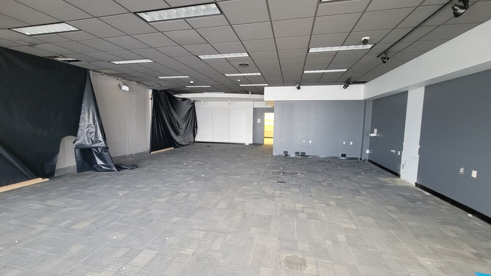 More Photos Of 6290-6294 Mayfield Rd, Mayfield Heights Storefront For Lease
