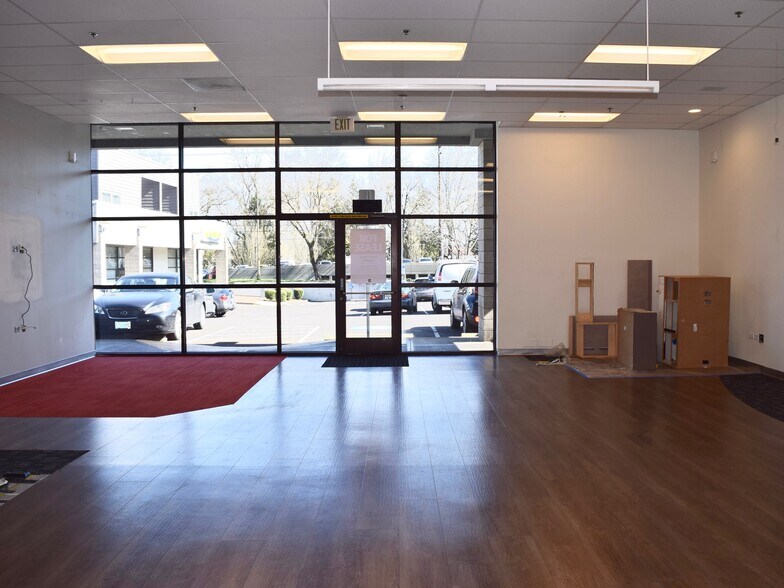 More Photos Of 7107-7221 SW Macadam Ave, Portland Unknown For Lease