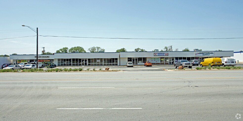 More Photos Of 5113-5117 Davis Blvd, North Richland Hills Freestanding For Lease