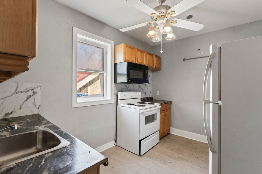More Photos Of 541 Aylmer St N, Peterborough Apartments For Sale