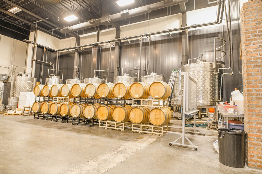 More Photos Of 19288 22nd Ave, Surrey Warehouse For Lease