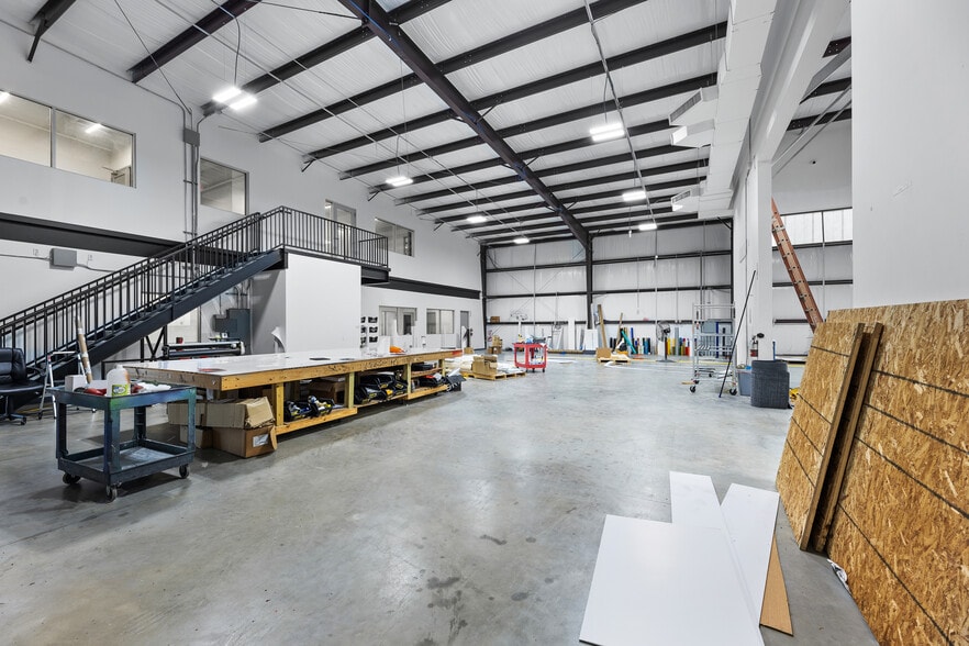 More Photos Of 12724 Cypress Valley Rd, Cypress Warehouse For Lease