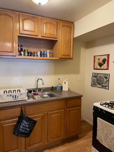 More Photos Of 36 Bellevue Ave, Bristol Apartments For Sale