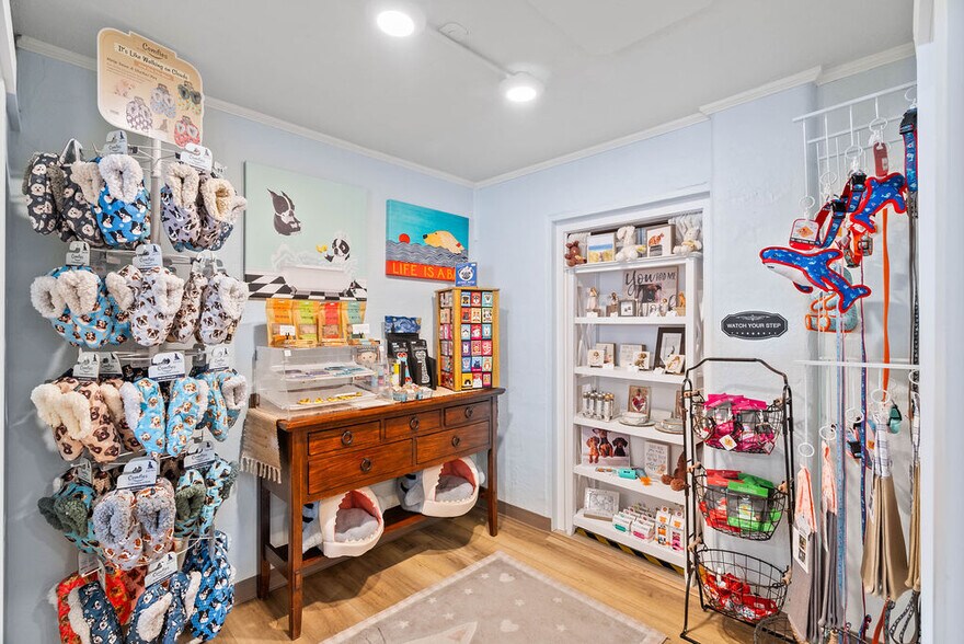 More Photos Of 1700 Highway 35 N, Rockport Storefront Retail Office For Sale