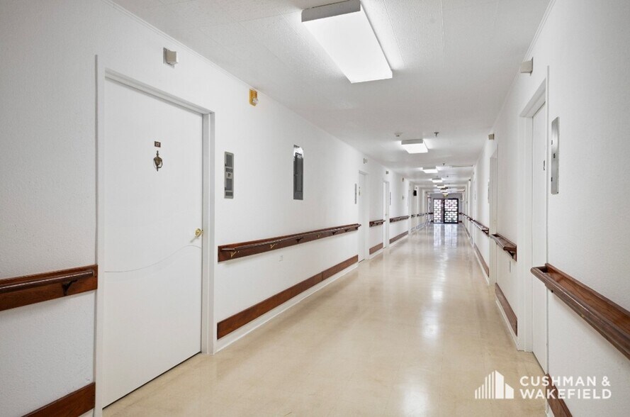 More Photos Of 323 W 9th Ave, Yuma Assisted Living For Sale