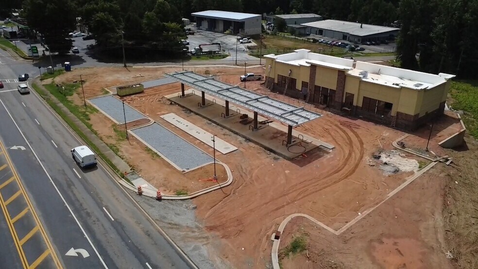 More Photos Of 470 Flint River rd, Jonesboro Service Station For Sale