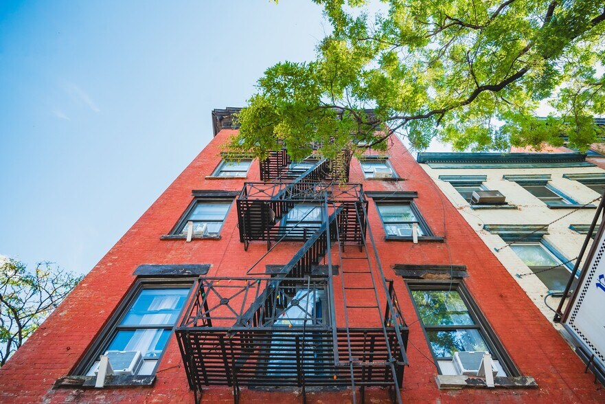 More Photos Of 180 First Ave, New York Apartments For Lease