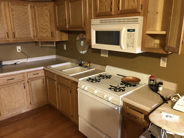 More Photos Of 801 Sixth St, Mendota Storefront Retail Residential For Sale