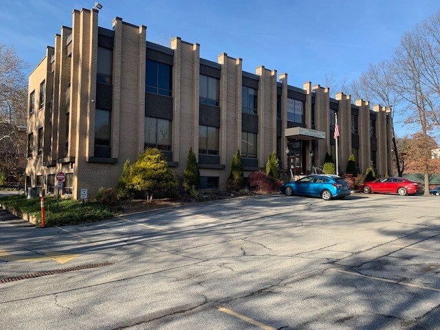 Primary Photo Of 531 Central Park Ave, Scarsdale Office For Lease