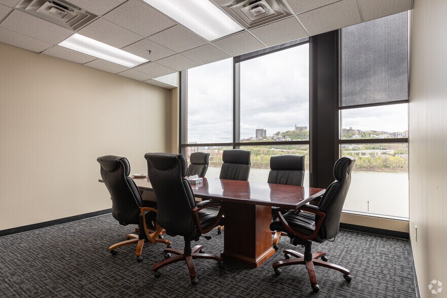 More Photos Of 119 Fairfield Ave, Bellevue Office For Lease