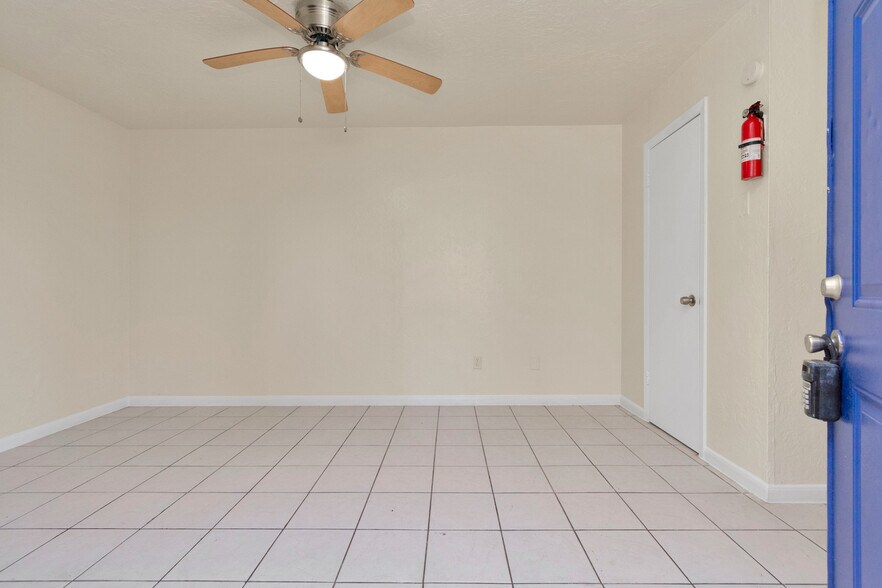 More Photos Of 409 Austin Rd, Conroe Apartments For Sale