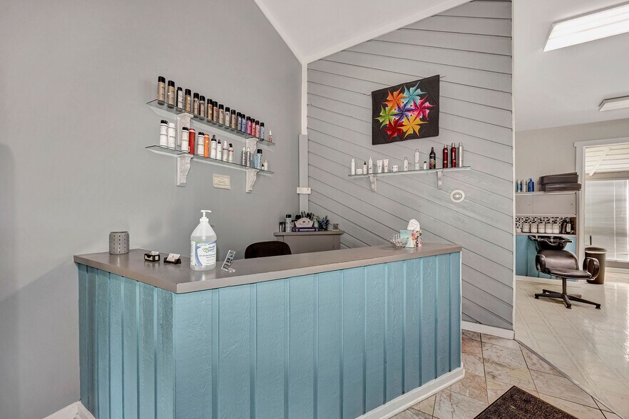 More Photos Of 1188 Pyramid Hill Blvd, Hamilton Flex For Sale