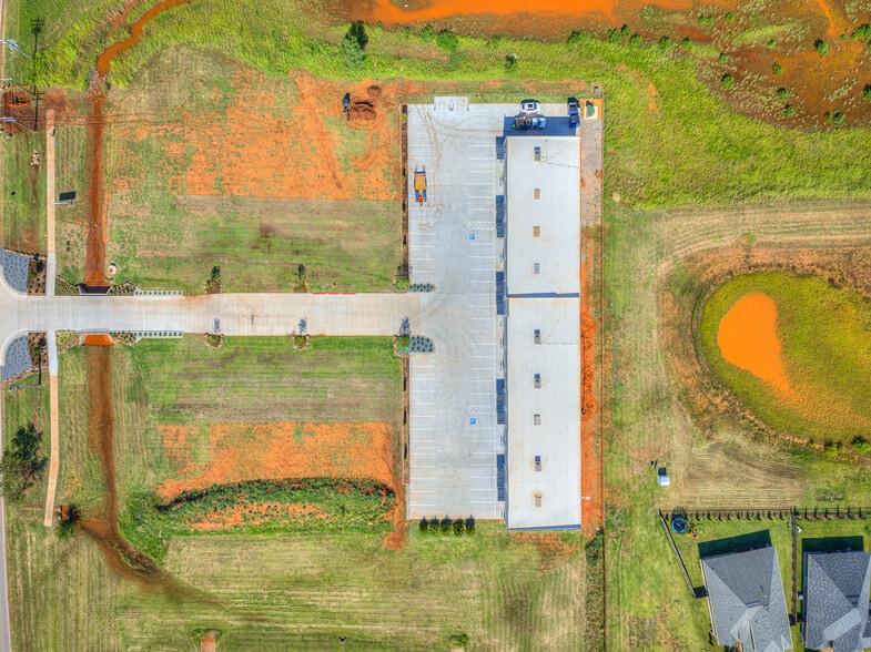 More Photos Of 4009 NW 164th St, Edmond Industrial For Sale