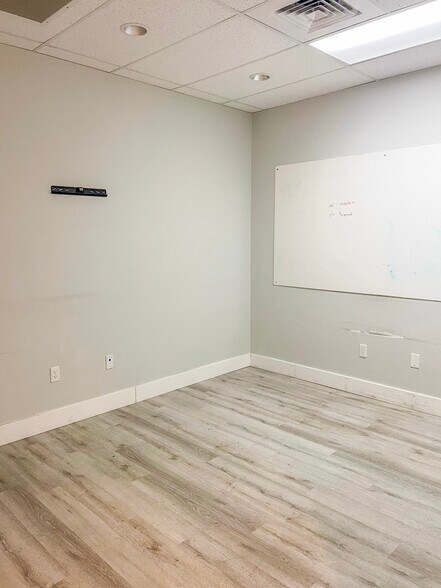 More Photos Of 877-881 Federal Blvd, Denver Medical For Lease