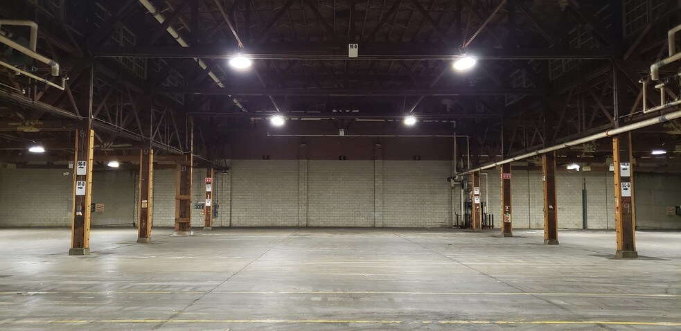 More Photos Of 1300 W 3rd St, Granite City Warehouse For Lease