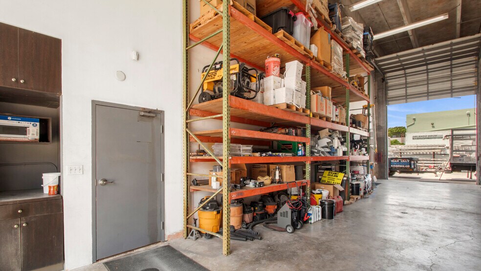 More Photos Of 14701 SW 137th St, Miami Light Distribution For Lease