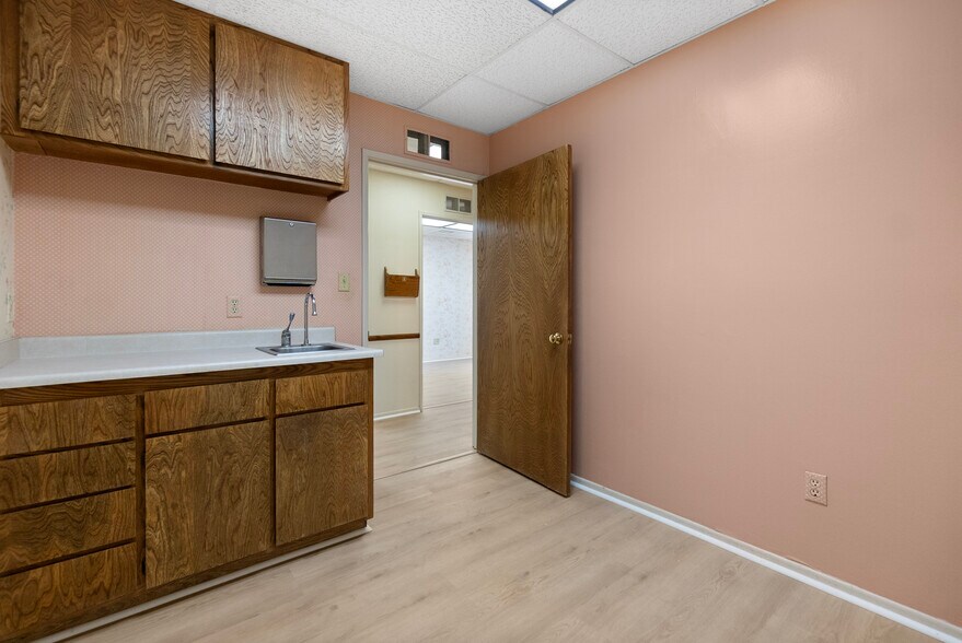 More Photos Of 361-397 N San Jacinto St, Hemet Medical For Sale