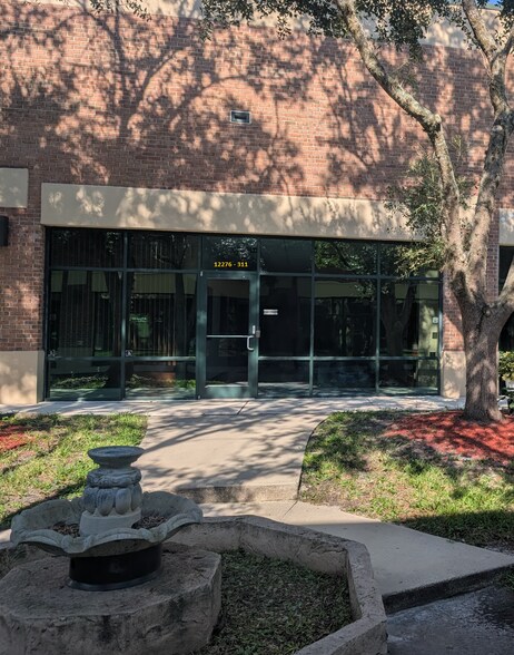 More Photos Of 12276 San Jose Blvd, Jacksonville Coworking Space