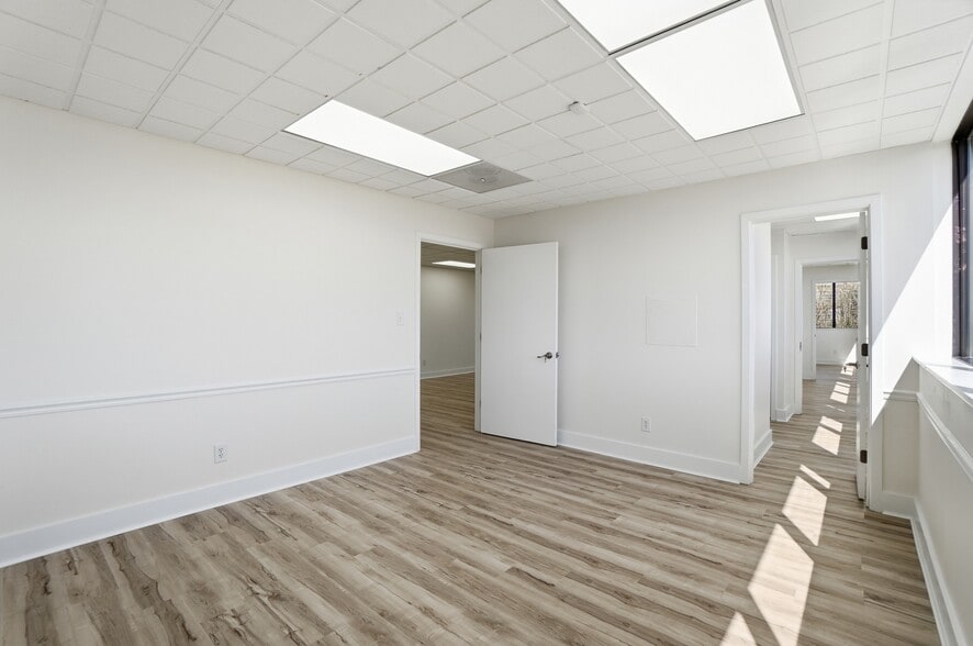 More Photos Of 1550 Magnolia Dr, Cincinnati Warehouse For Lease