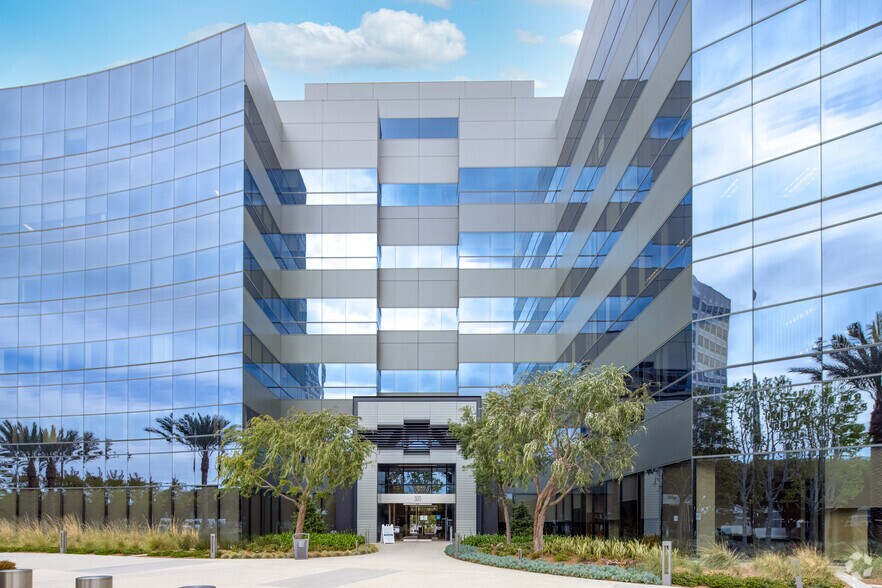 More Photos Of 400 Continental Blvd, El Segundo Coworking Space