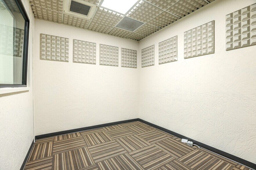 More Photos Of 2100 E Tahquitz Canyon Way, Palm Springs Medical For Lease