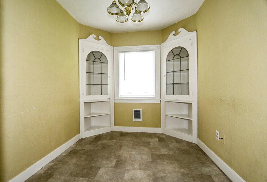 More Photos Of 1111 Chenault Ave, Hoquiam Apartments For Sale