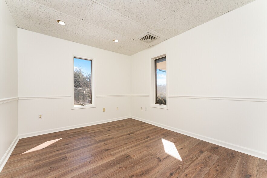 More Photos Of 10875 Main St, Fairfax Medical For Lease