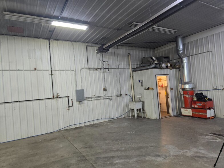 More Photos Of 3130 E Yellowstone Hwy, Casper General Retail For Lease