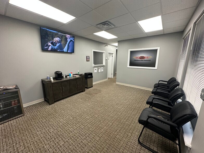 More Photos Of 1600 S Noland Rd, Independence Light Distribution For Lease