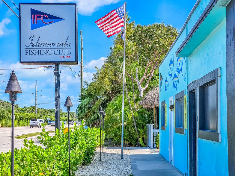 More Photos Of 80939 Overseas Hwy, Islamorada Restaurant For Sale